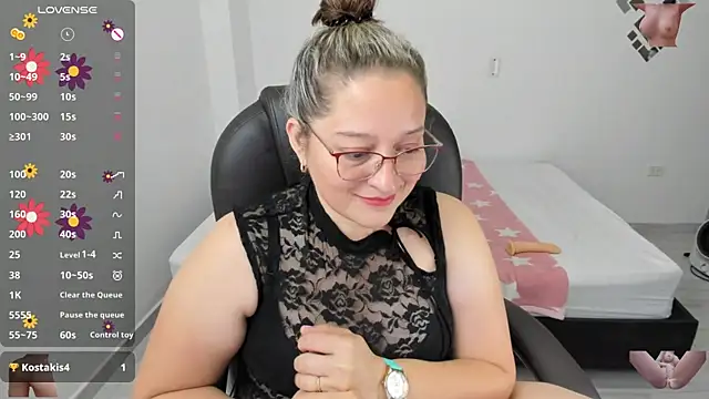 Snapshot of alejandra_milf_ chatting on 10, 3, 2025 alejandra milf online show from 10, 3, 2025