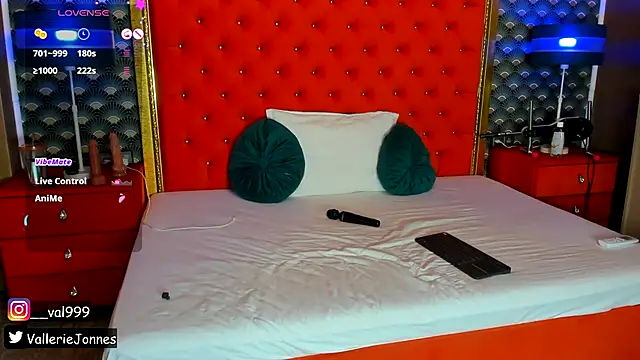 VallerieJones online show from 4, 11, 2025