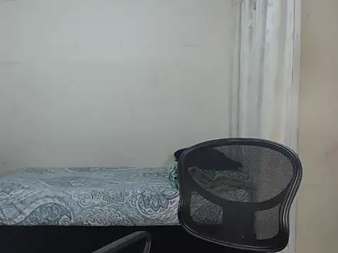 Snapshot of emiliano_hottt chatting on 26, 1, 2025 emiliano hottt online show from 26, 1, 2025
