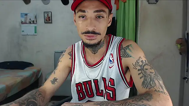 emiliano hottt online show from 26, 7, 2026