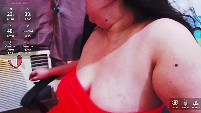 Alliayah Hollyx online show from 2, 1, 2025