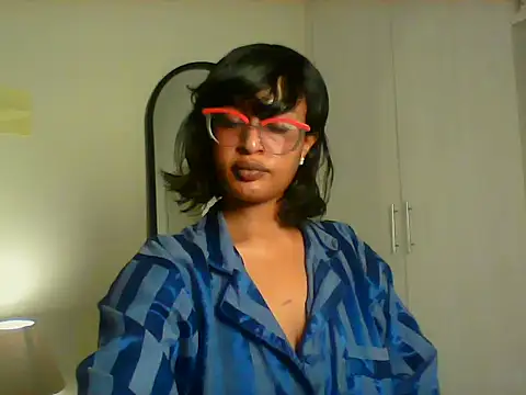 Snapshot of lina_pretti chatting on 11, 9, 2025 lina pretti online show from 11, 9, 2025