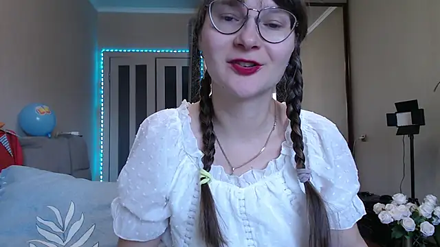 Snapshot of KiraGoldens chatting on 21, 9, 2025 KiraGoldens online show from 21, 9, 2025