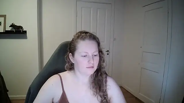 Girlnina-1995 online show from 3, 1, 2025