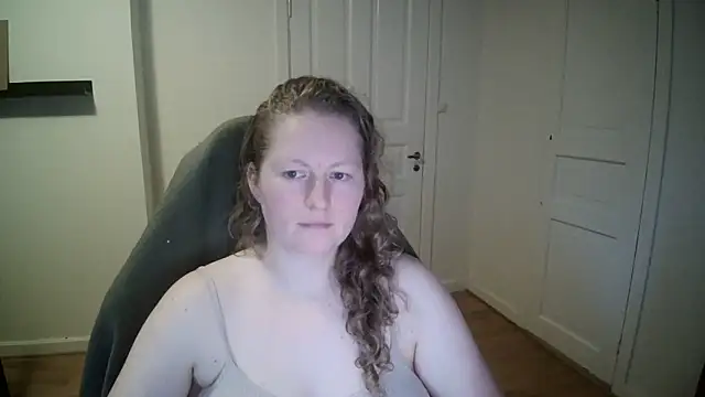 Girlnina-1995 online show from 20, 1, 2025