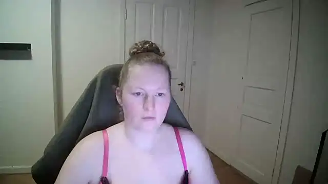 Girlnina-1995 online show from 6, 2, 2025