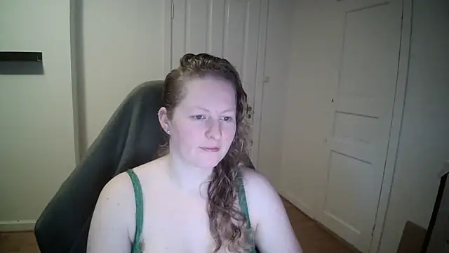 Girlnina-1995 online show from 10, 2, 2025