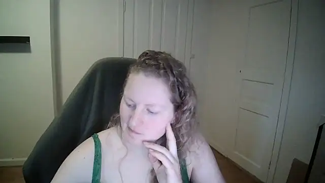 Girlnina-1995 online show from 10, 2, 2025