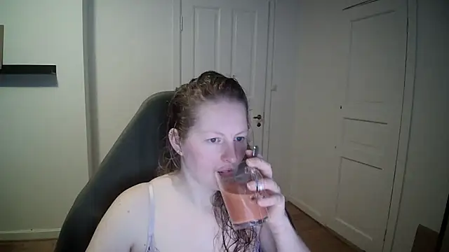 Girlnina-1995 online show from 27, 2, 2025