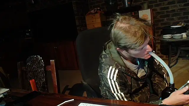 Snapshot of the-billy-blue chatting on 22, 5, 2026 the-billy-blue online show from 22, 5, 2026