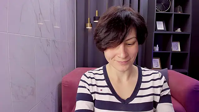 Snapshot of LorenDaze chatting on 23, 12, 2025 LorenDaze online show from 23, 12, 2025