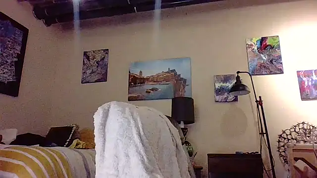 eatmeplease44 online show from 10, 3, 2026