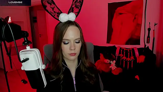 DivineBite online show from 10, 4, 2026