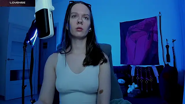 Snapshot of DivineBite chatting on 21, 4, 2026 DivineBite online show from 21, 4, 2026