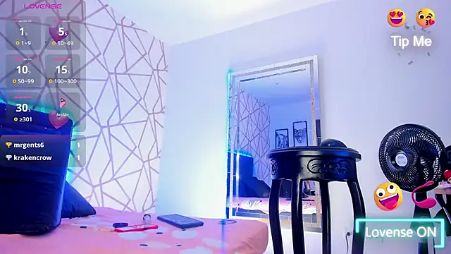 Snapshot of EmilyyRosee_ chatting on 5, 2, 2025 EmilyyRosee online show from 5, 2, 2025