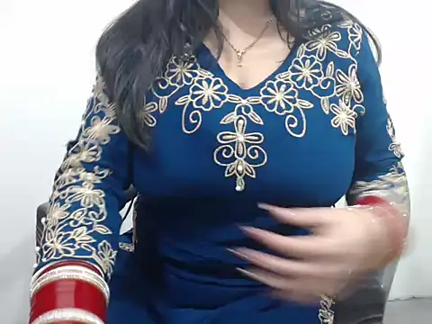 Snapshot of HOT_CHILLY chatting on 23, 4, 2026 HOT CHILLY online show from 23, 4, 2026