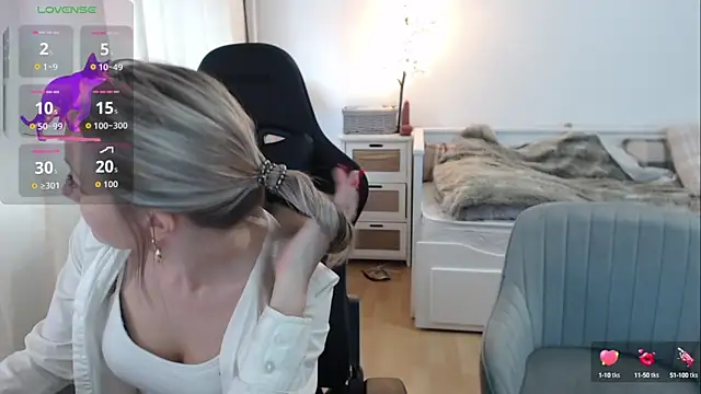 Snapshot of lara_vanilla chatting on 2, 10, 2025 lara vanilla online show from 2, 10, 2025