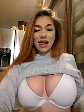 Snapshot of Ella_sweety chatting on 20, 1, 2025 Ella sweety online show from 20, 1, 2025