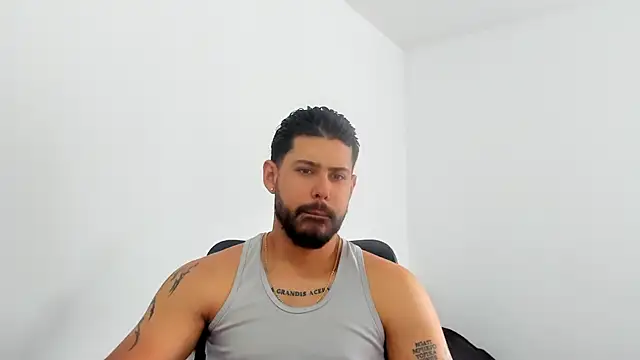 Snapshot of Justyn_Torres chatting on 12, 9, 2025 Justyn Torres online show from 12, 9, 2025