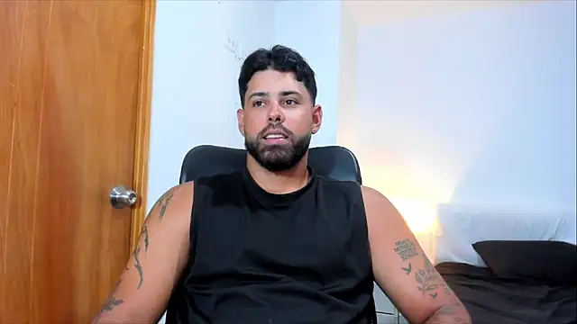 Snapshot of Justyn_Torres chatting on 30, 4, 2026 Justyn Torres online show from 30, 4, 2026