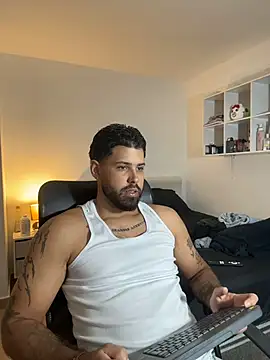 Snapshot of Justyn_Torres chatting on 29, 7, 2026 Justyn Torres online show from 29, 7, 2026