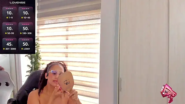 EmmaFerrary online show from 16, 12, 2025