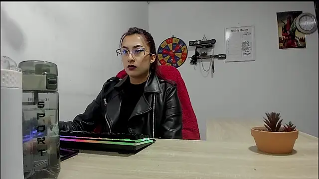 Snapshot of Scarlett_Sen chatting on 11, 3, 2025 Scarlett Sen online show from 11, 3, 2025