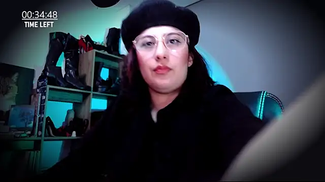 Snapshot of Scarlett_Sen chatting on 4, 8, 2026 Scarlett Sen online show from 4, 8, 2026