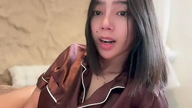 GenesisCastillano online show from 5, 3, 2026