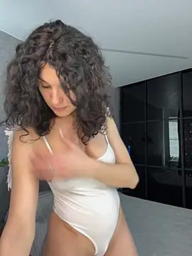  CurlySue  online show from 3, 3, 2026