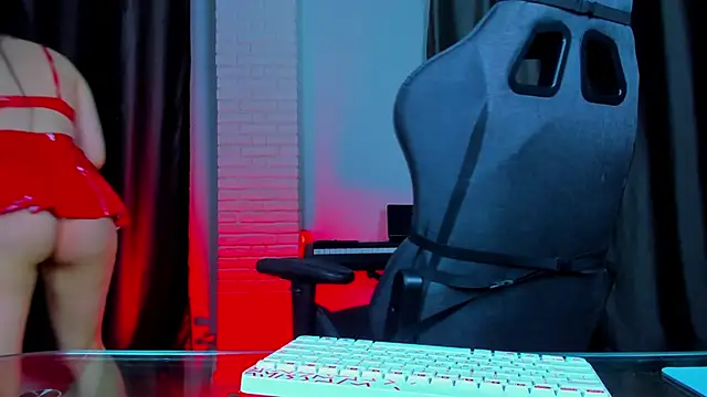 QueenAliss online show from 26, 12, 2024