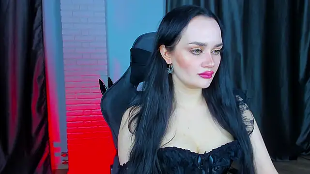 QueenAliss online show from 10, 1, 2025