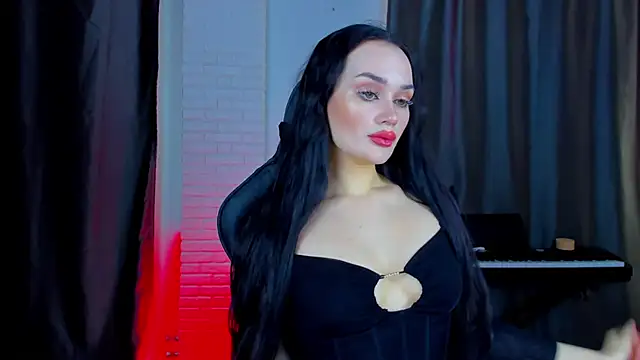 QueenAliss online show from 4, 2, 2025