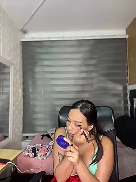 Snapshot of Little_Amber6 chatting on 31, 12, 2024 Little Amber6 online show from 31, 12, 2024