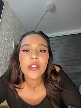 Snapshot of Little_Amber6 chatting on 24, 1, 2025 Little Amber6 online show from 24, 1, 2025