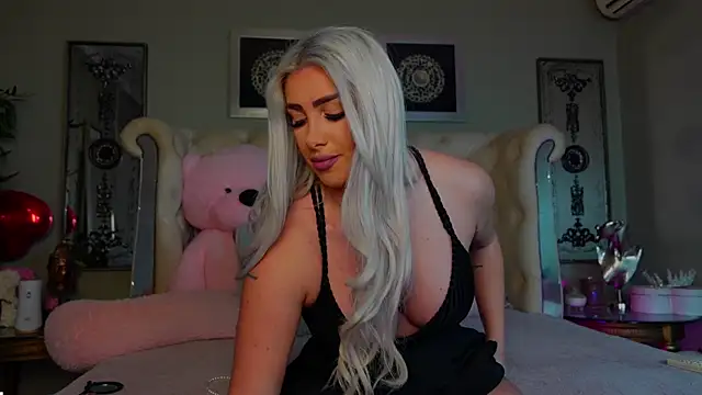 Snapshot of Squirt_Tanya chatting on 15, 2, 2025 Squirt Tanya online show from 15, 2, 2025