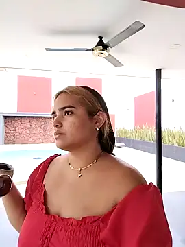 Snapshot of Mayssa_Cute chatting on 5, 12, 2024 Mayssa Cute online show from 5, 12, 2024