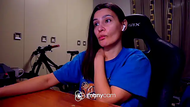 GodlyTheia online show from 2, 3, 2025