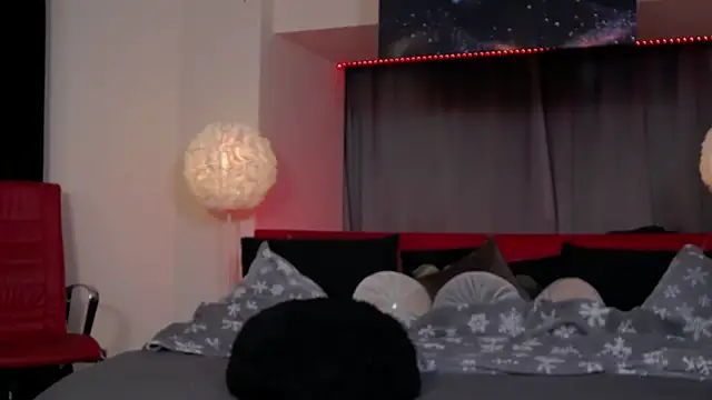 Larissa K online show from 22, 1, 2025