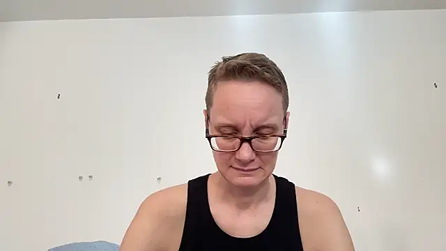 LeahWilde online show from 5, 2, 2025