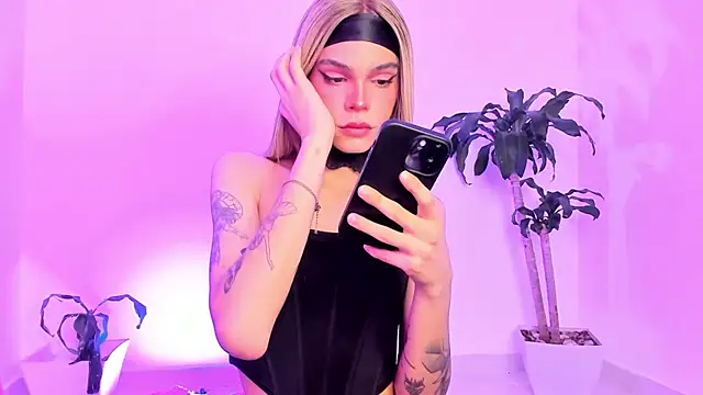 Varya Ferreira online show from 22, 4, 2026