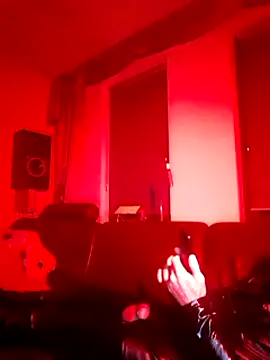 Snapshot of Crystalbitchx chatting on 4, 1, 2025 Crystalbitchx online show from 4, 1, 2025