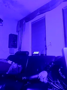 Snapshot of Crystalbitchx chatting on 12, 1, 2025 Crystalbitchx online show from 12, 1, 2025