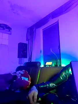 Snapshot of Crystalbitchx chatting on 4, 2, 2025 Crystalbitchx online show from 4, 2, 2025
