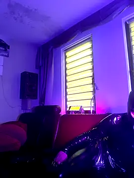 Snapshot of Crystalbitchx chatting on 9, 2, 2025 Crystalbitchx online show from 9, 2, 2025