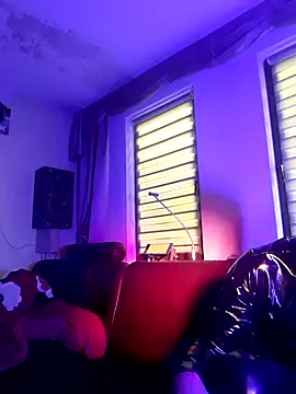 Snapshot of Crystalbitchx chatting on 9, 3, 2025 Crystalbitchx online show from 9, 3, 2025