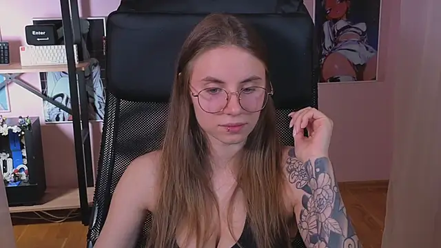 Snapshot of _AnnaStark_ chatting on 10, 9, 2025 AnnaStark online show from 10, 9, 2025