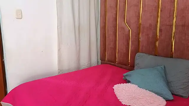 SexyLeilaa online show from 25, 9, 2025