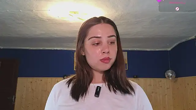 Snapshot of VanessaDoyle chatting on 2, 2, 2025 VanessaDoyle online show from 2, 2, 2025