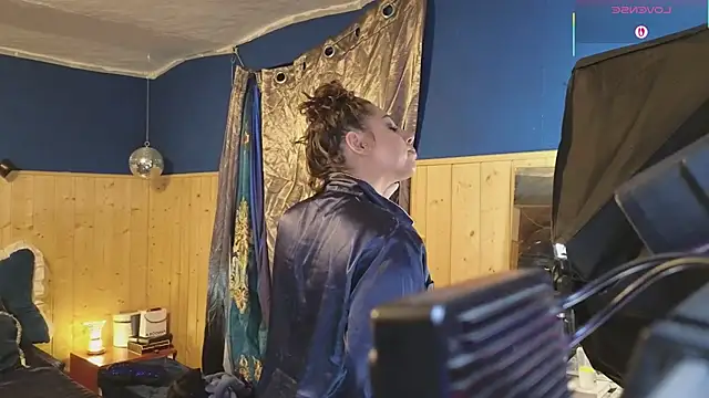 Snapshot of VanessaDoyle chatting on 4, 3, 2025 VanessaDoyle online show from 4, 3, 2025